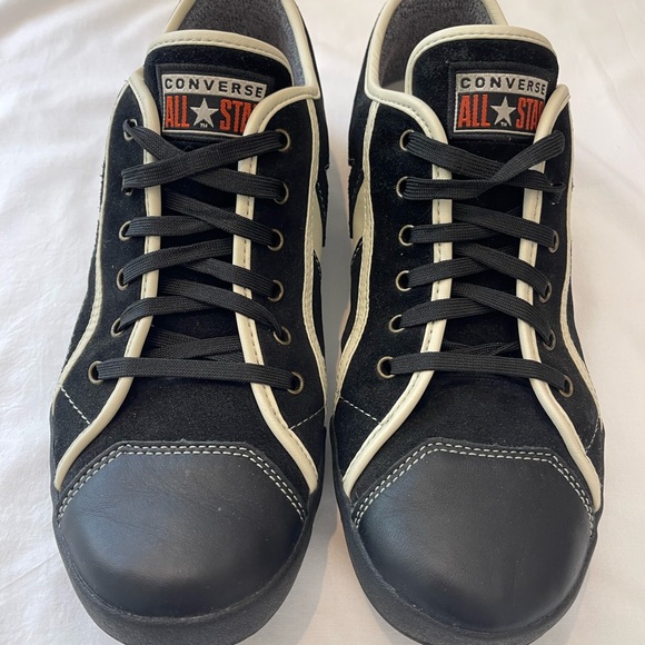 MENS NEW IN THE BOX SNEAKERS
Never worn
Size on Box - Picture 4 of 5